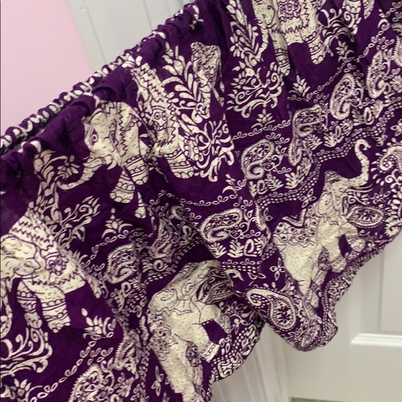 Stretchy Elephant Shorts - Picture 3 of 3